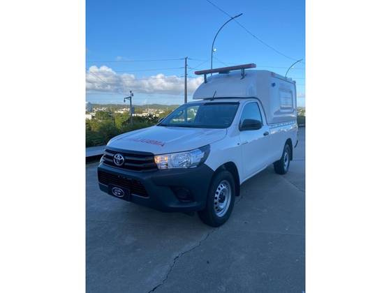 TOYOTA HILUX 2.8 D-4D TURBO DIESEL CS 4X4 MANUAL